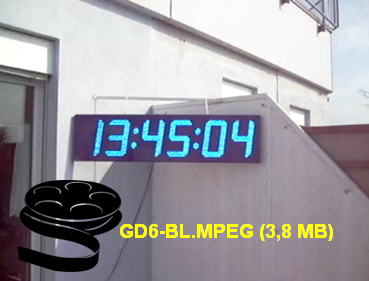 Das Hubersoft LED-Grodisplay GD6-BL im Aussenbereich bei sonnigem Wetter